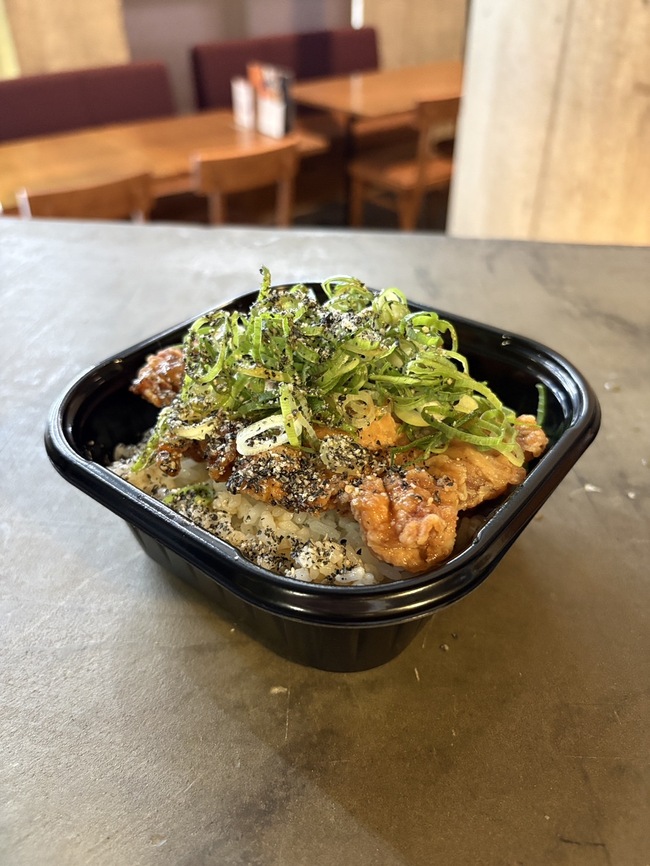 黒胡麻ねぎ香味丼