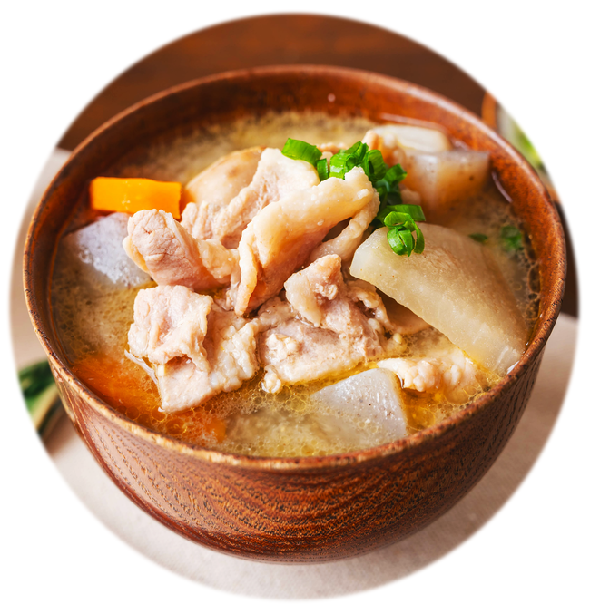 具がたっぷりで体の中から温まる『 特製豚汁 』 ご飯とセット