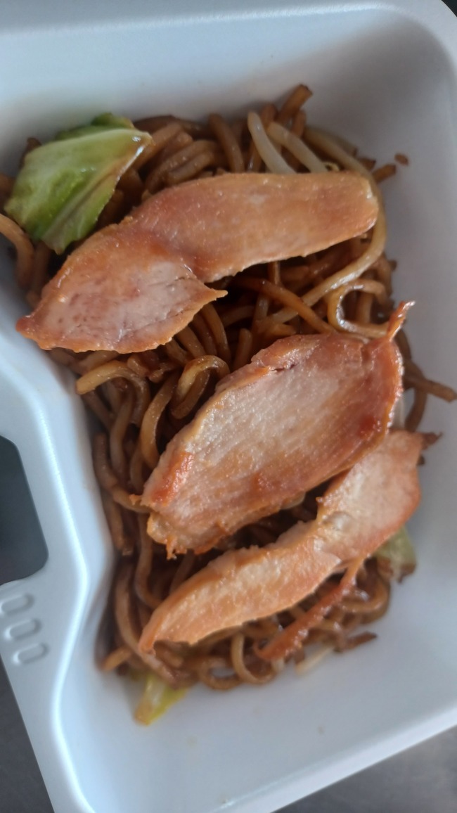 川越太麺焼きそば(スモークチキン付)