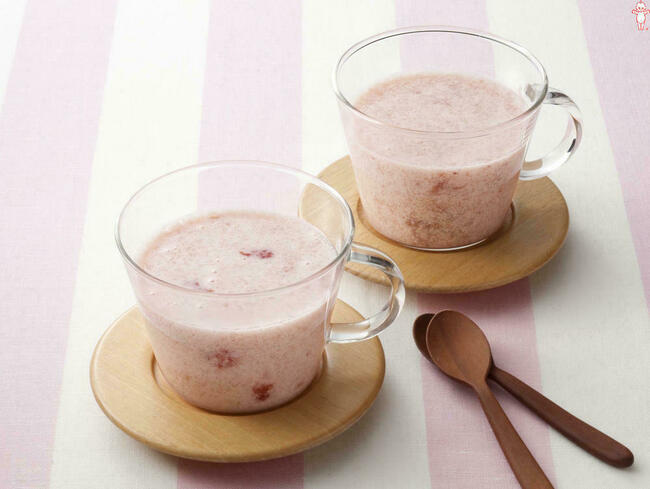 ホットいちごアーモンドミルク