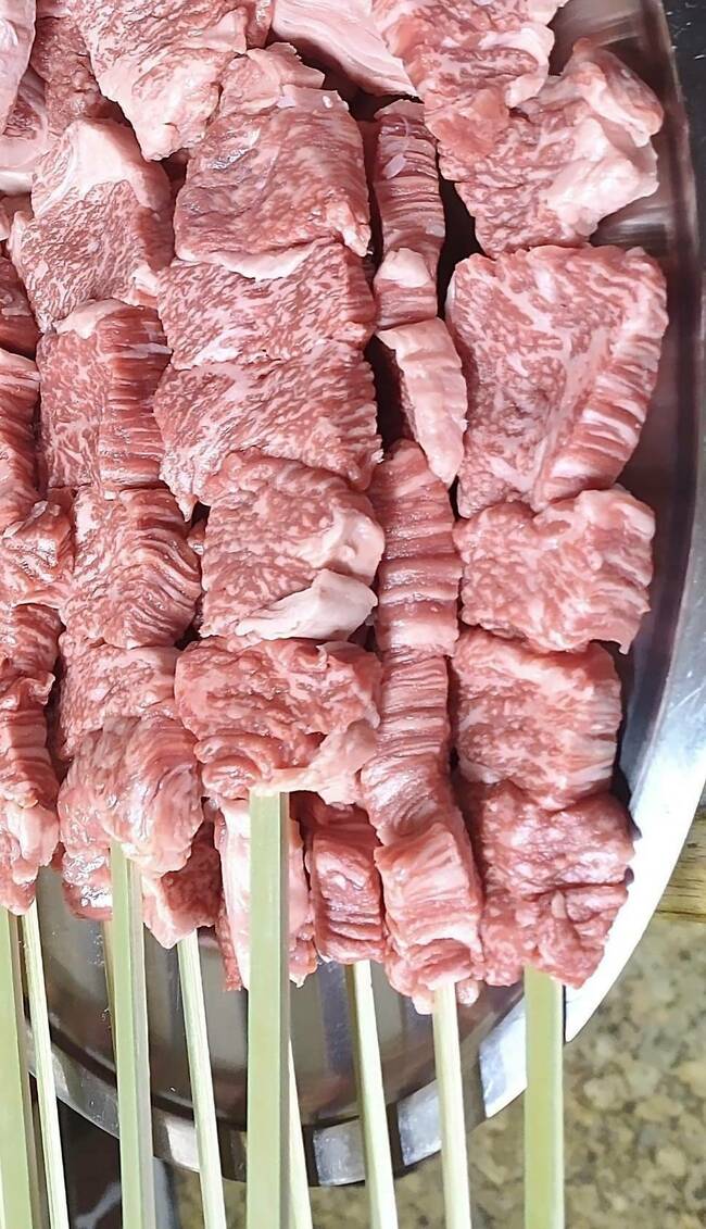 能登牛A5プレミアム炭火串焼き