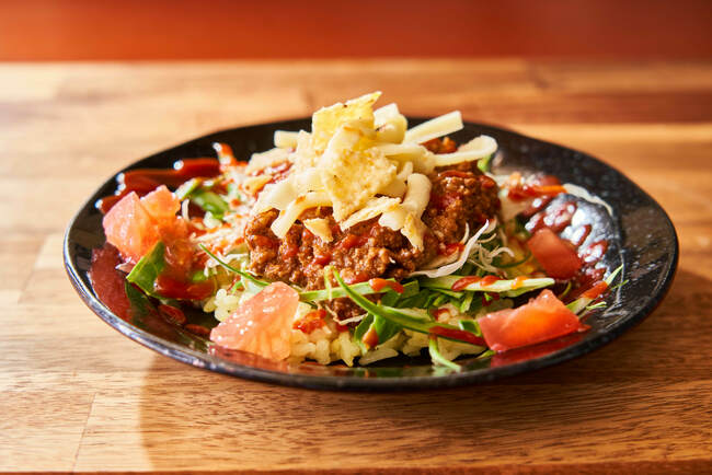 牛タンタコライス