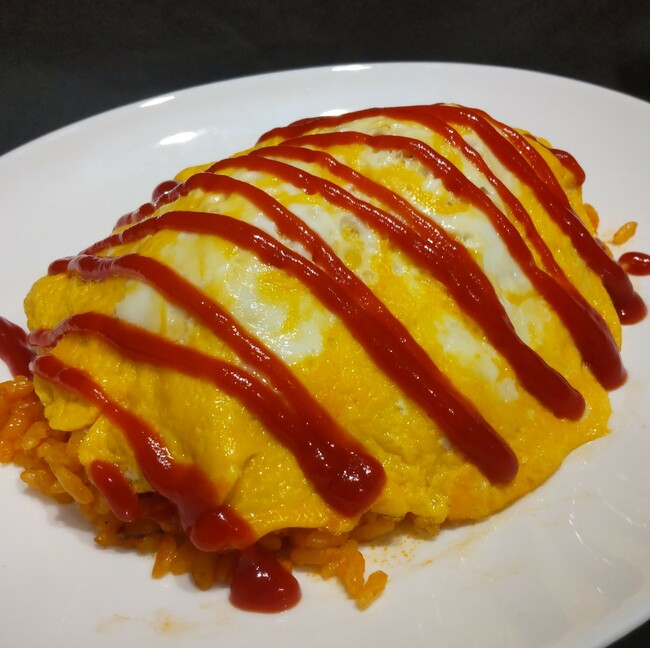 ふんわりたまごのチキンオムライス