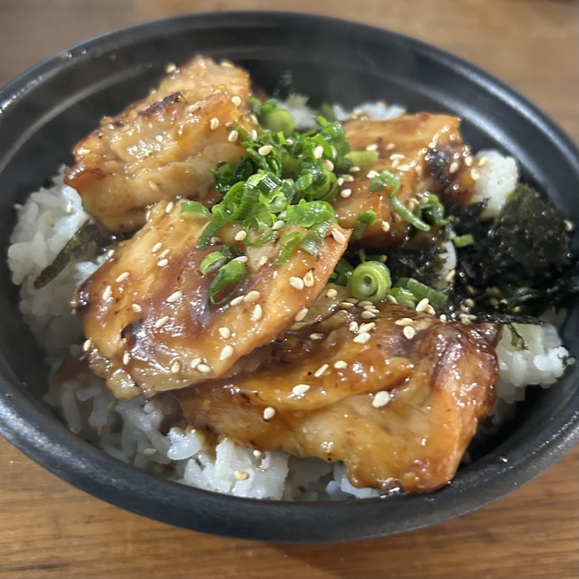 テリヤキチキン丼