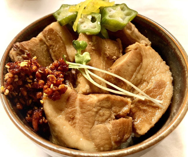 特製ラー油角煮丼