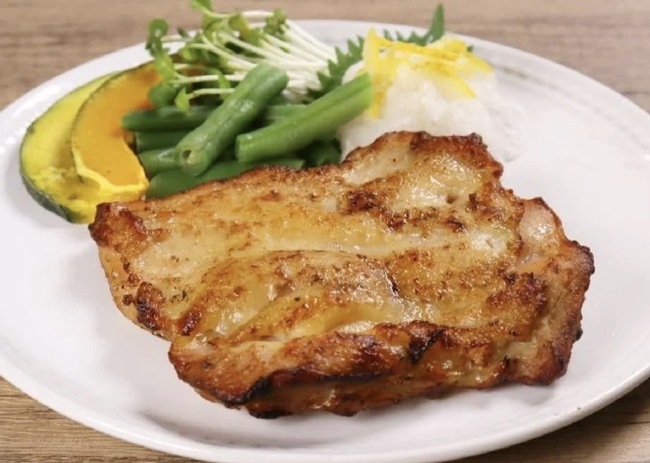 炭焼鶏ももステーキ丼