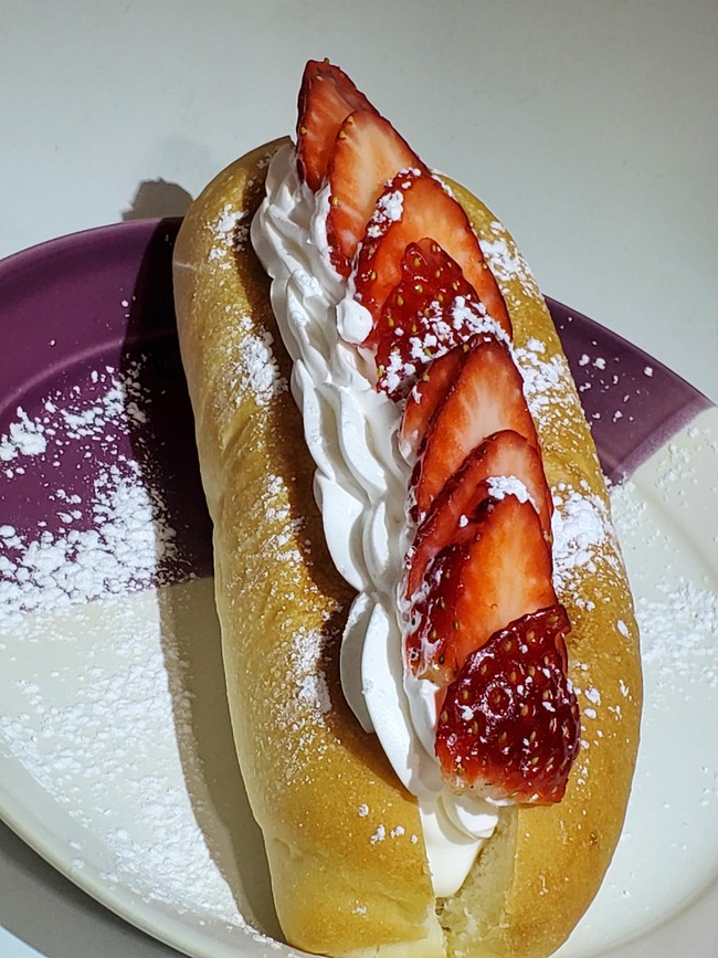 イチゴのホットコッペパン