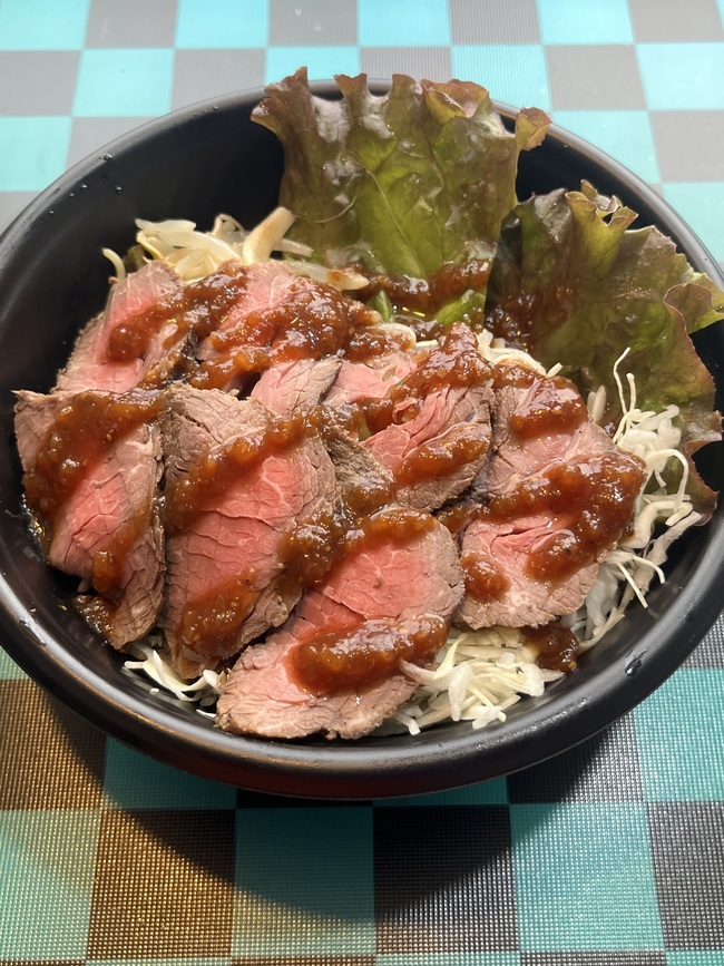 愛知県産知多牛赤身自家製ローストビーフ丼