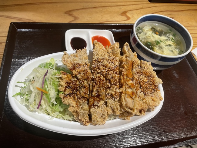 パーコー飯（台湾とんかつ）と中華スープのセット
