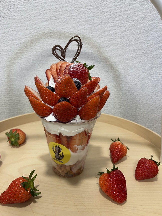 いちごパフェ