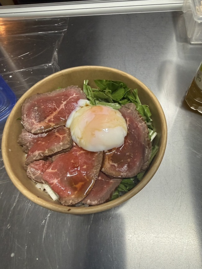 ローストビーフ丼