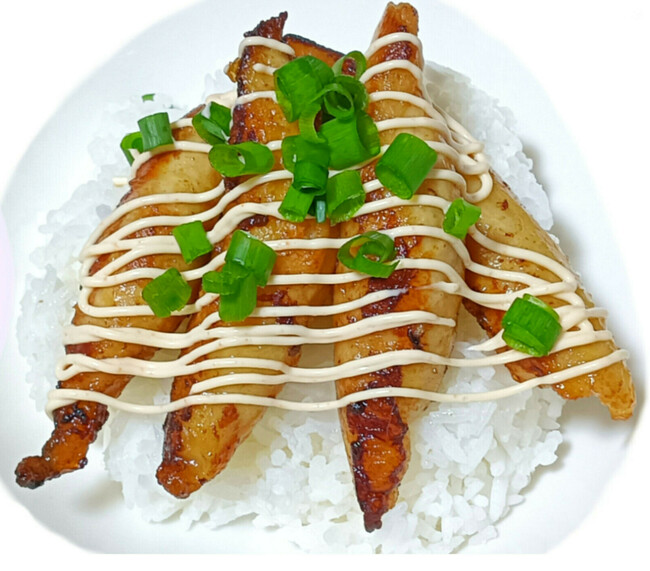 鶏皮餃子丼