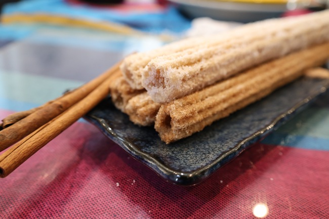 チュロス（シナモン、シュガー、ココア）