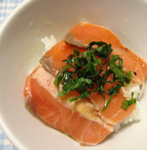 炙りサーモン丼