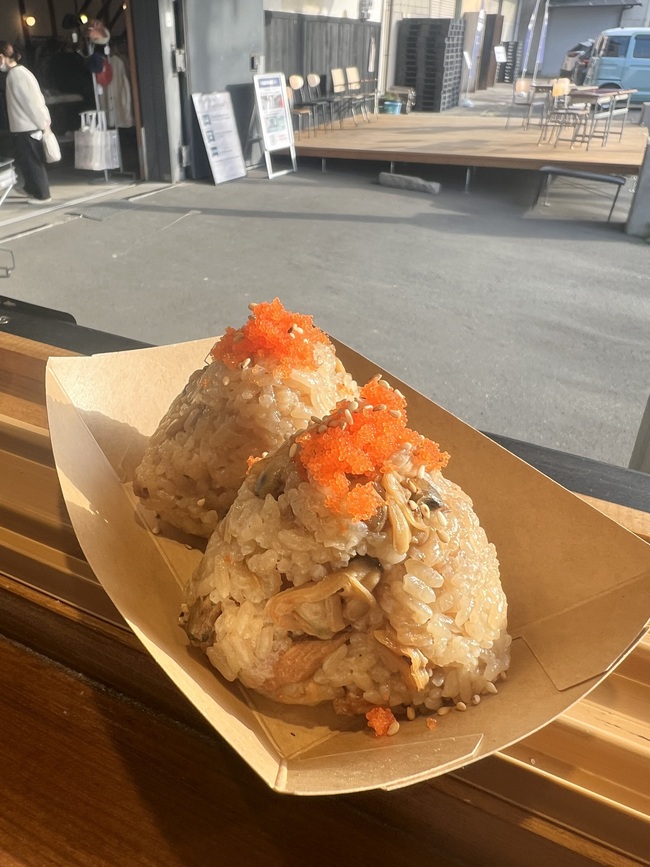 季節の炊き込みご飯むすび
