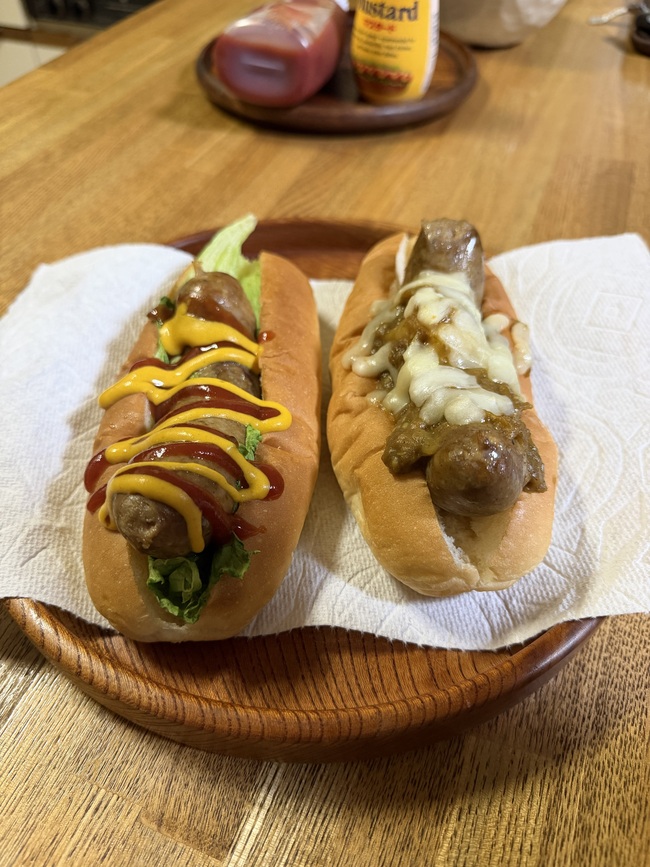 三河ポークのホットドッグ