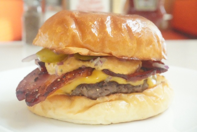 ベーコンチーズバーガー