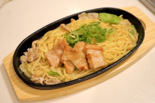 ホルモン焼きラーメン