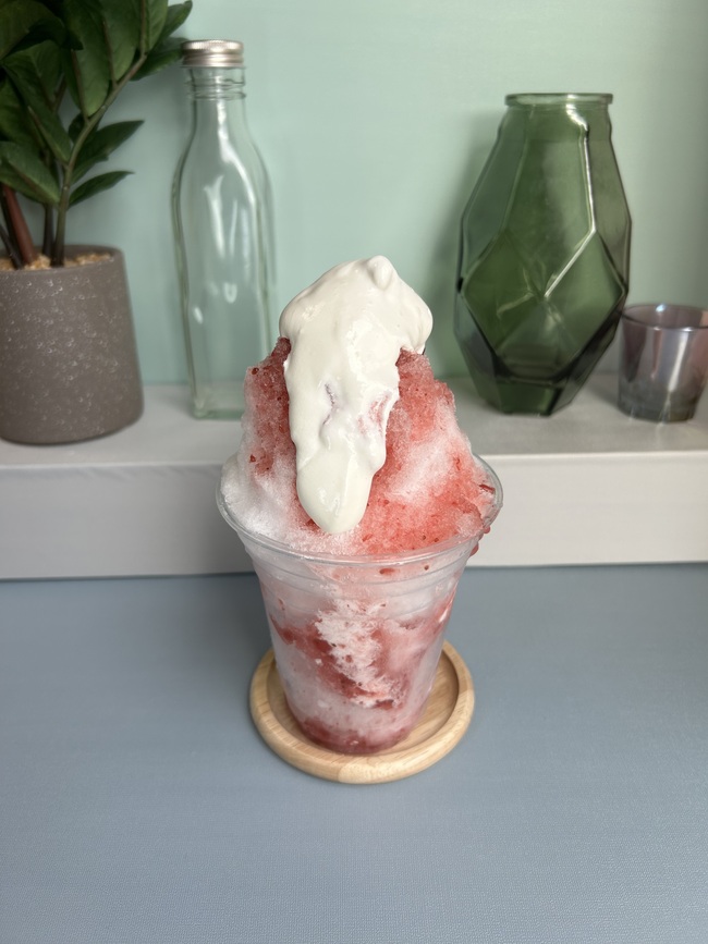 かき氷　イチゴミルク