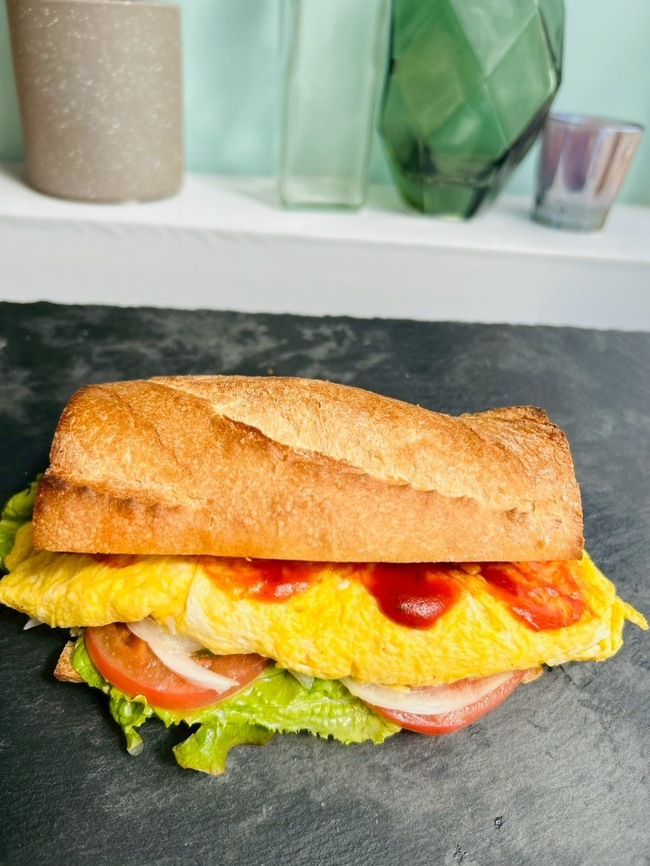 バケットサンド　オムレツサンド