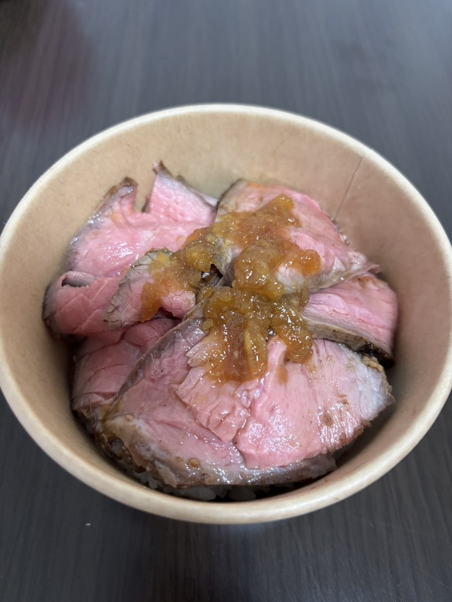 ローストビーフ丼