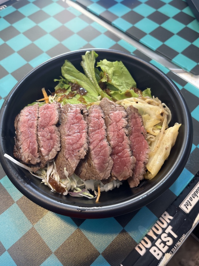 愛知県産知多牛赤身ステーキ丼