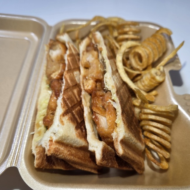 甘だれ唐揚げのホットサンド
