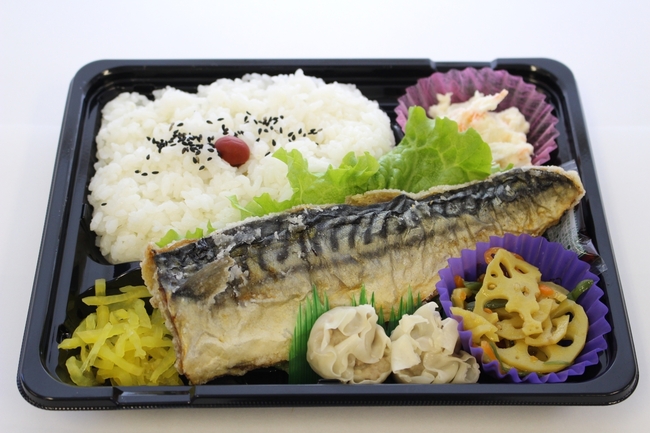 日替わり弁当３種例､鯖塩焼き弁当