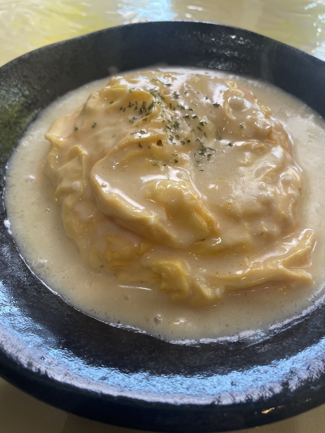 ホワイトクリームオムライス