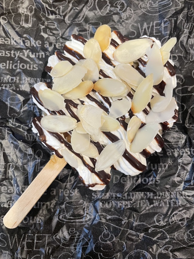 クロッフル　アーモンドチョコホイップ　ミニ