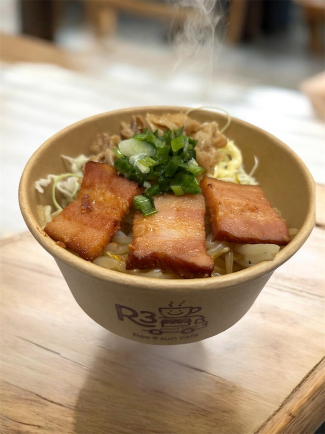 ベーコン🥓焼肉豚ハーフ丼