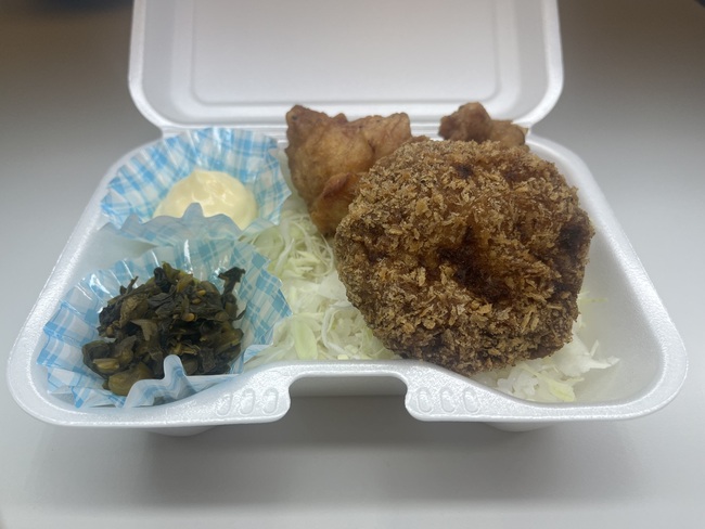 メンチからあげ弁当