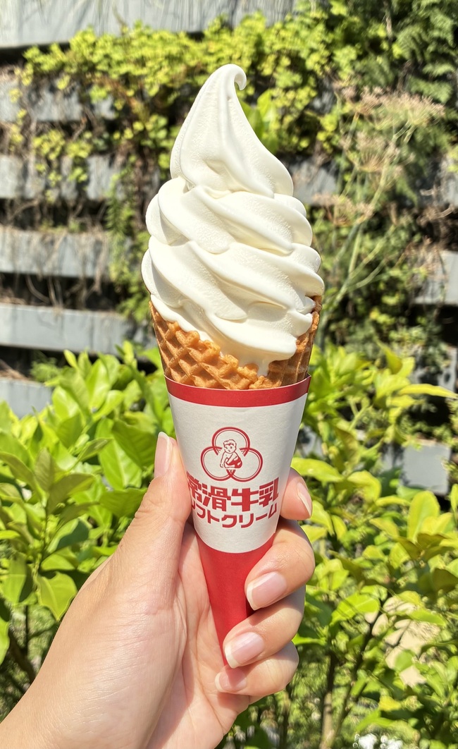 常滑牛乳ソフトクリーム（ワッフルコーン）