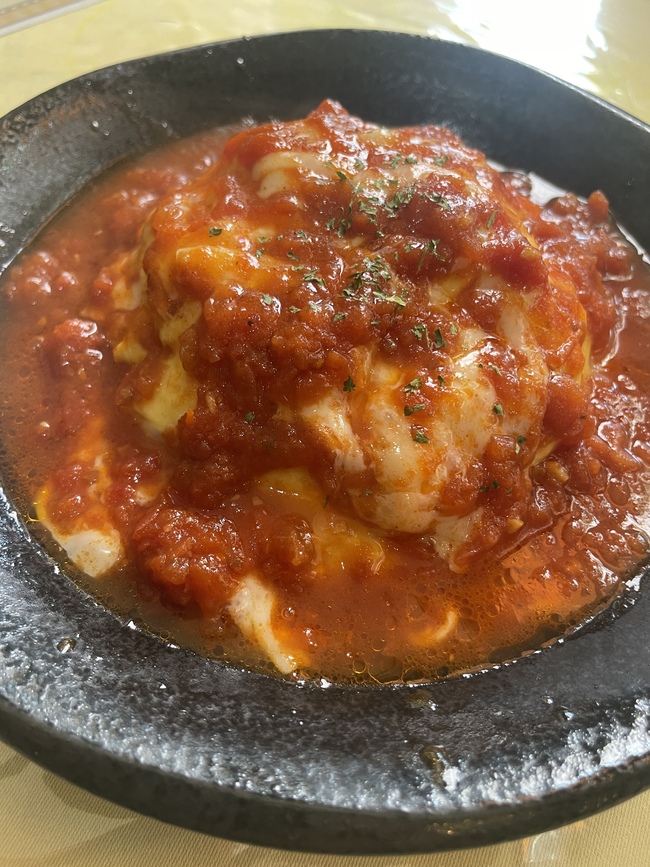 トマトソースオムライス