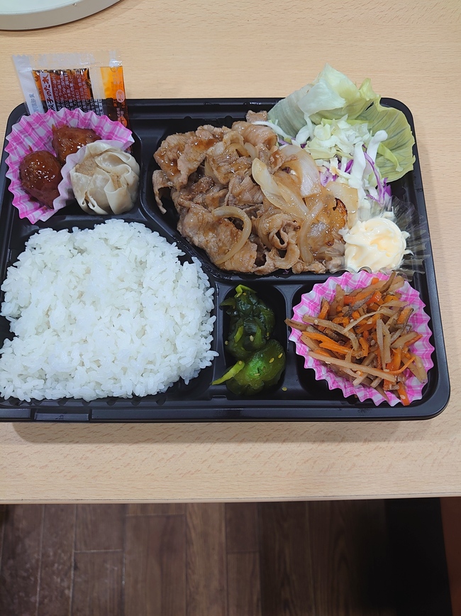 お弁当＋お茶