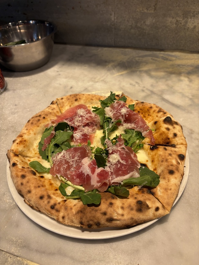 プロシュートエルーコラ