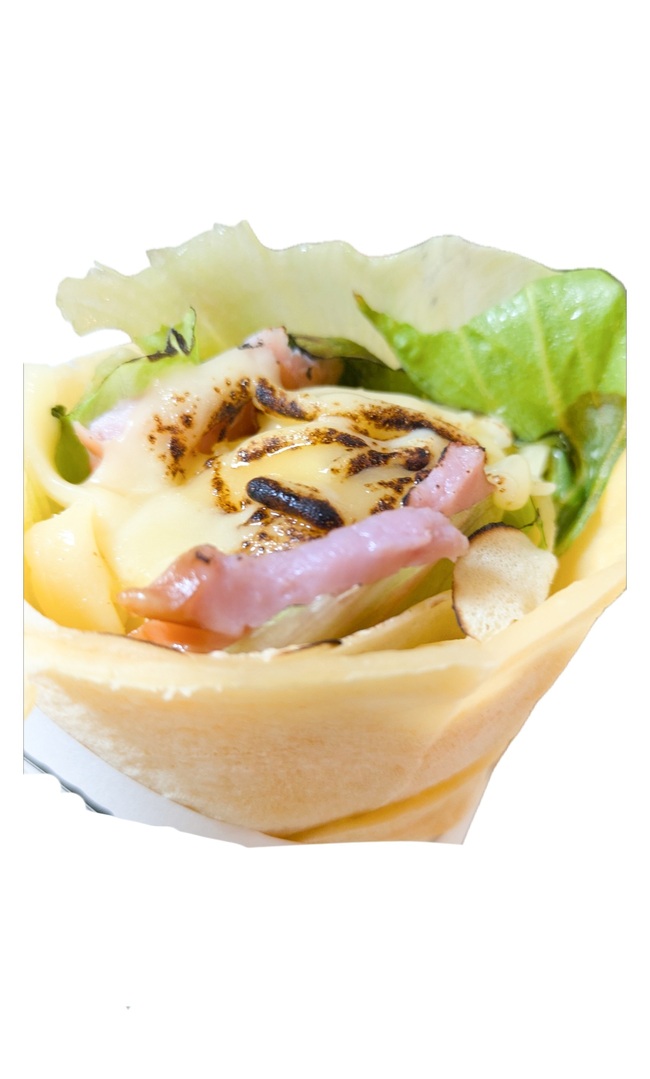 あぶりチーズハムタマゴサラダクレープ