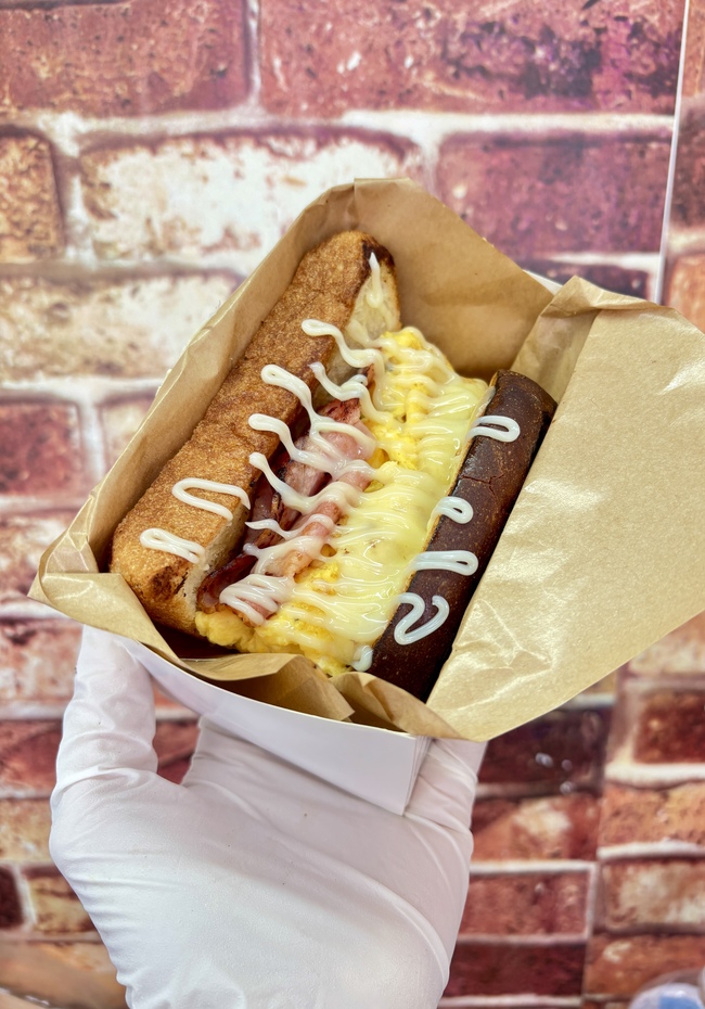 エッグチーズベーコントーストサンド