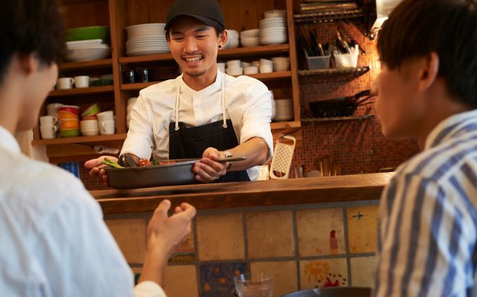 今、「カレー業態が伸びている」理由とは？ 人気フランチャイズの成功事例をご紹介！