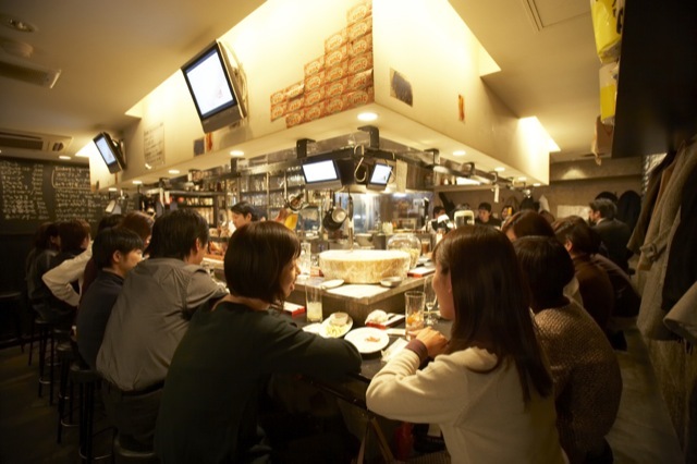 いつもお店はお客様でいっぱい♪