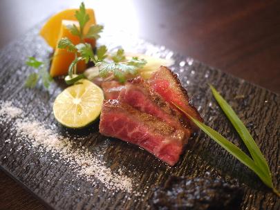 黒毛和牛の炭火あぶり トリュフ塩かけ