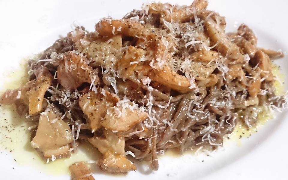 ポルチーニを練り込んだ手打ちパスタ