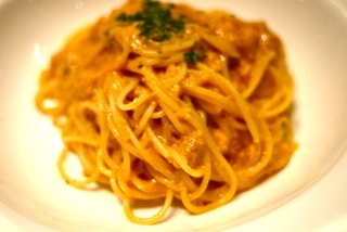 ウニのトマトクリームパスタ