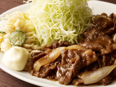 ランチにはボリュームたっぷりの焼肉定食も