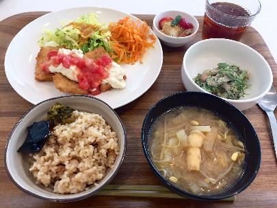 食堂メニュー(高野豆腐のフライ)