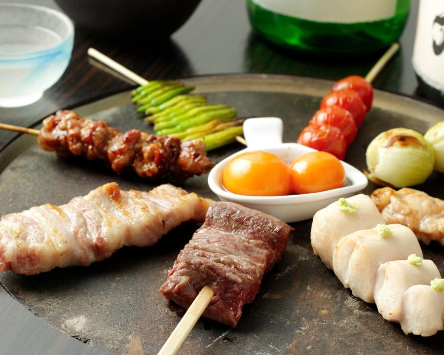 葡萄の枝木で焼鳥を瞬間燻製!