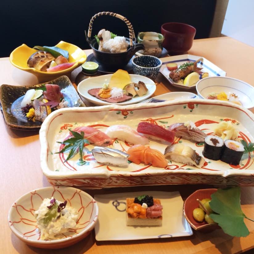 コース一例。華やかなお料理の数々