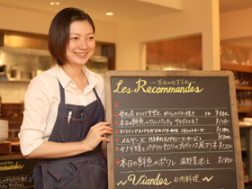20代〜40代まで幅広いスタッフが活躍中