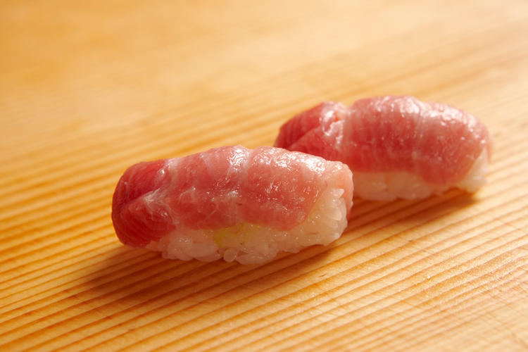 豊洲市場から厳選して食材を仕入れています