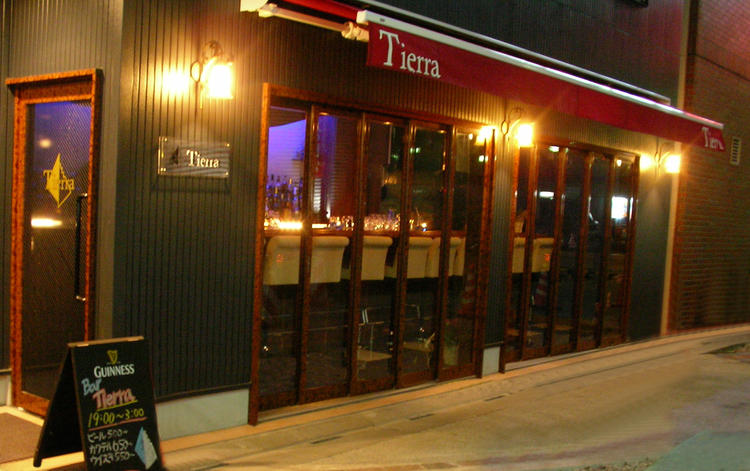 姉妹店のショットバーティエラ